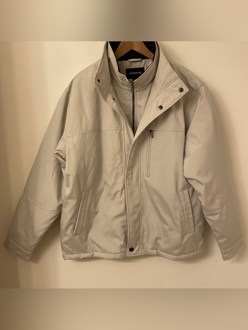 London Fog Men’s Warm Bomber Jacket Storm Flap – Size Large Light Gray/Cream